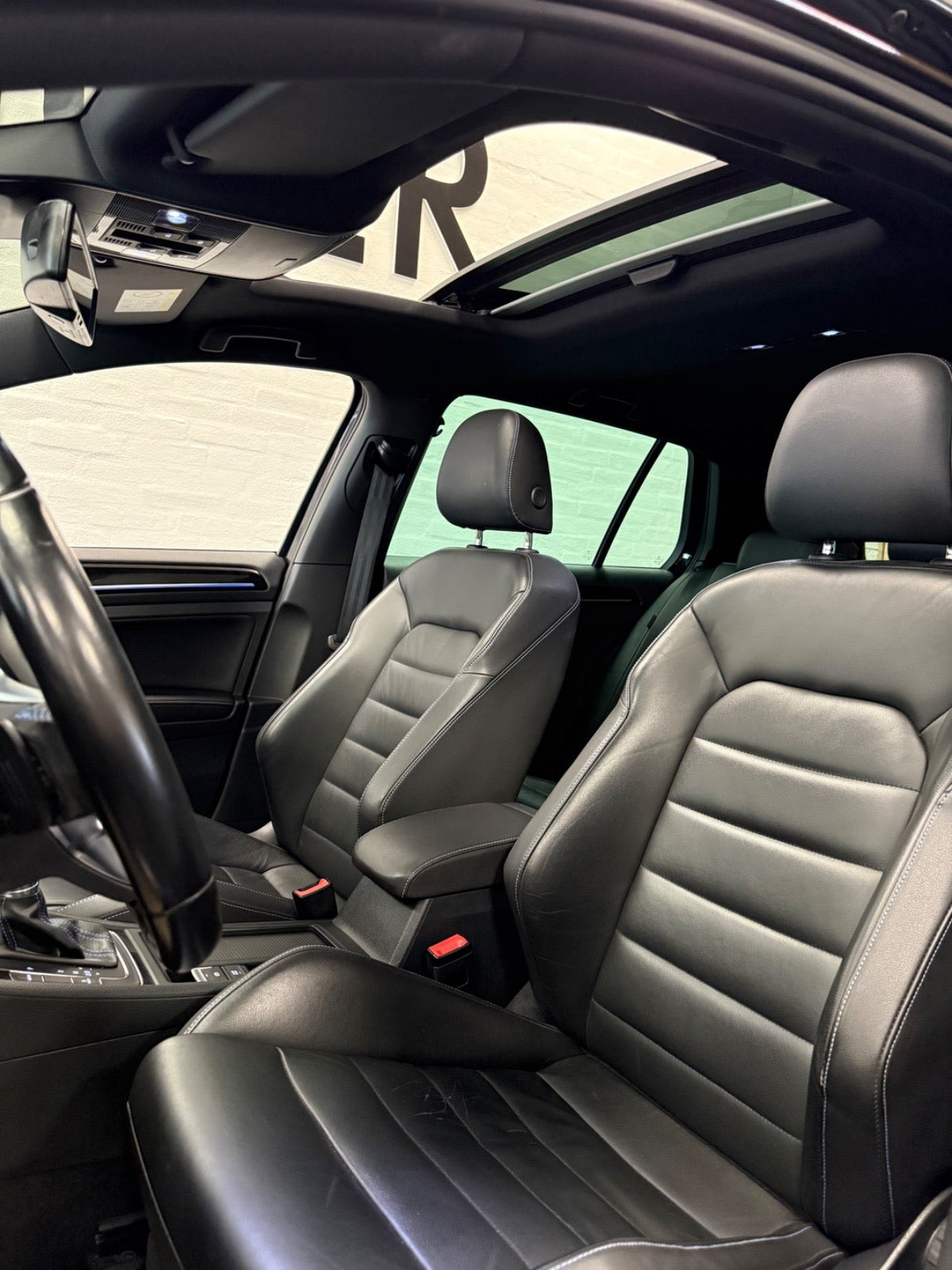 Sort VW Golf VII fra 2016