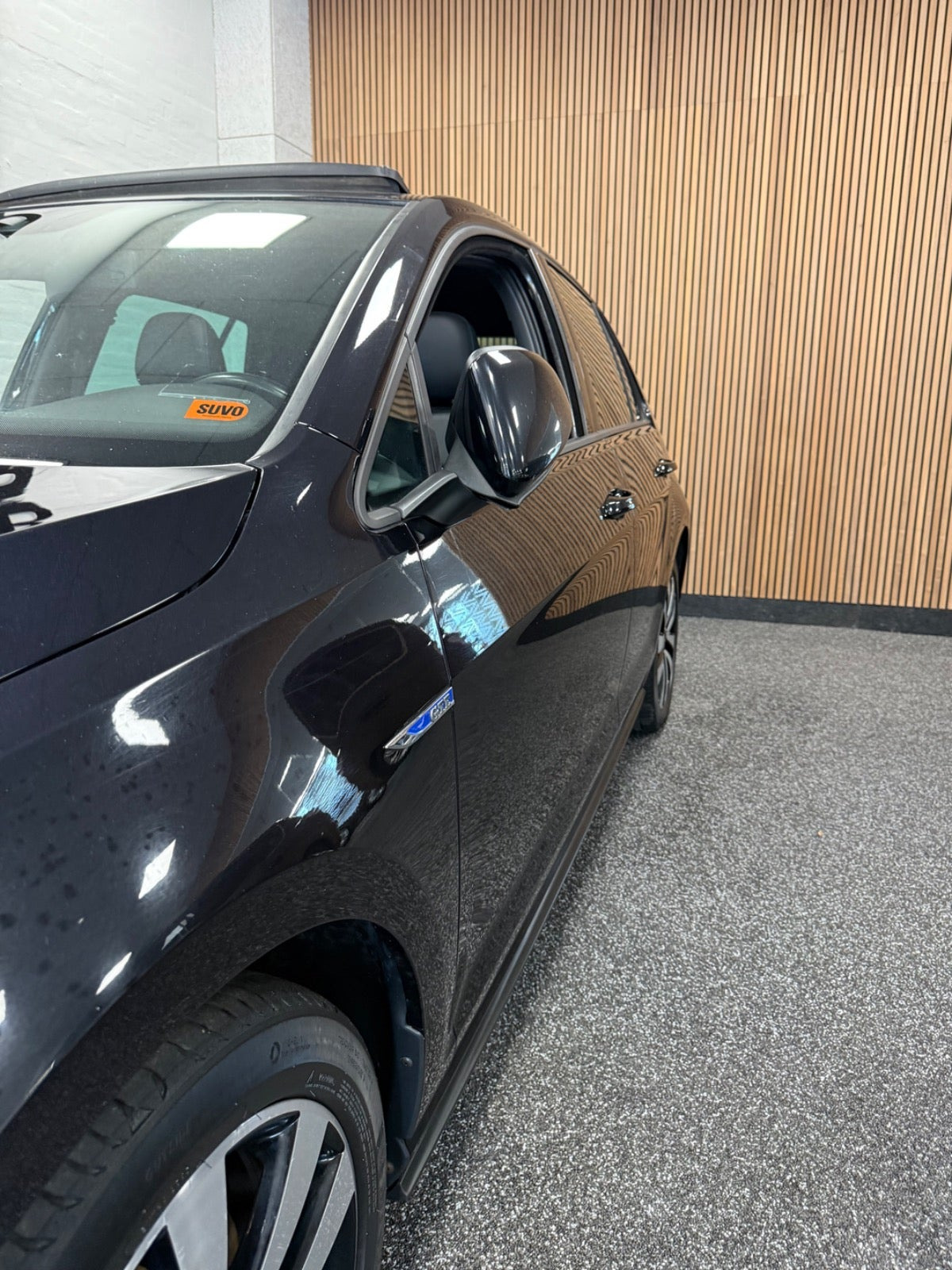Sort VW Golf VII fra 2016
