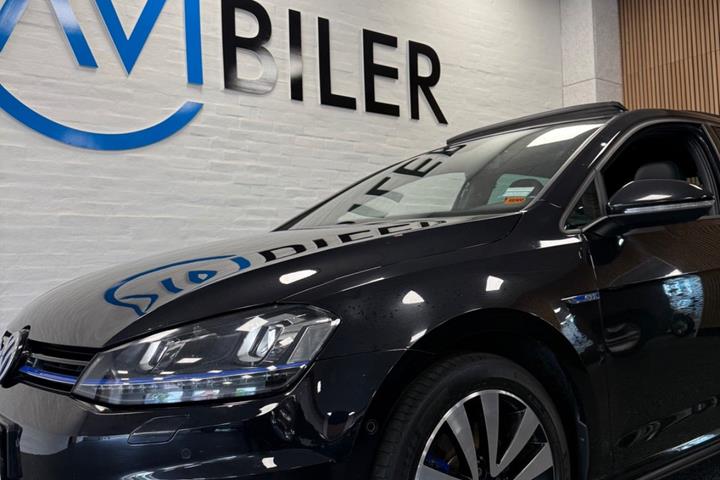 Sort VW Golf VII fra 2016