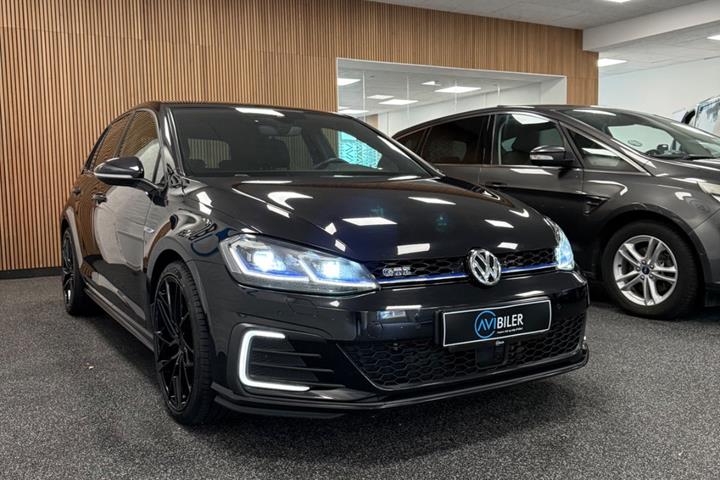 Sort VW Golf VII fra 2019