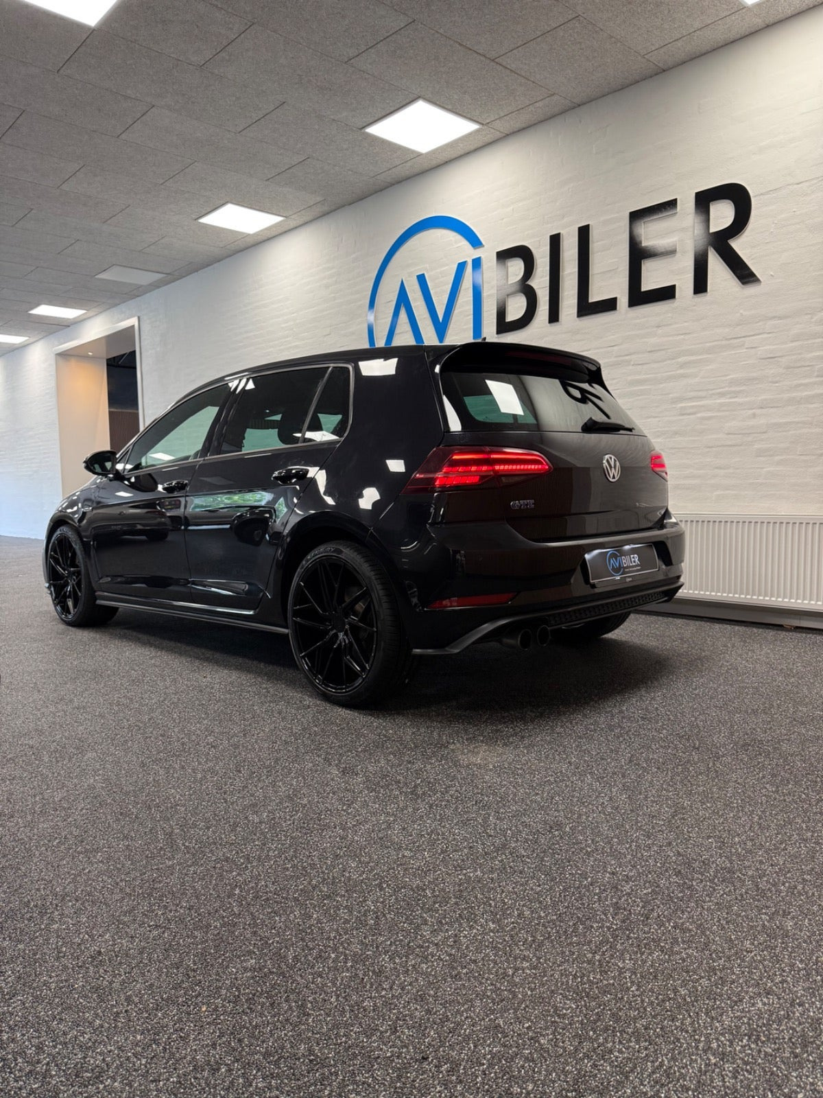 Sort VW Golf VII fra 2019