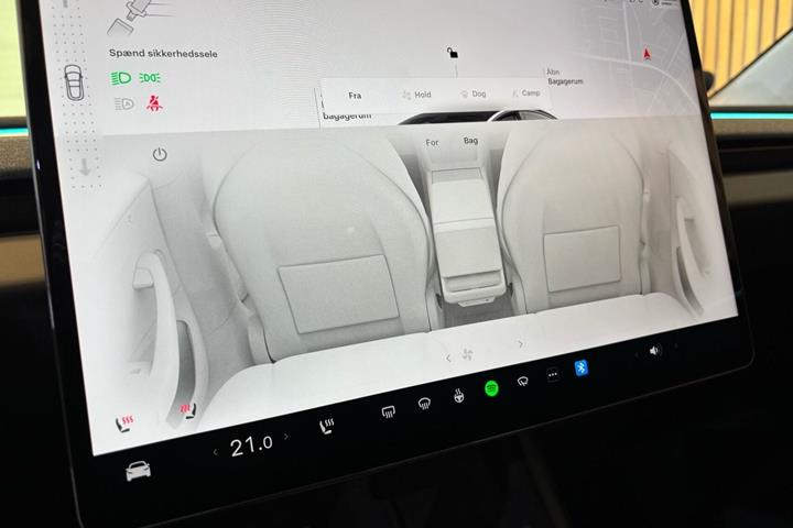 Sort Tesla Model 3 fra 2024