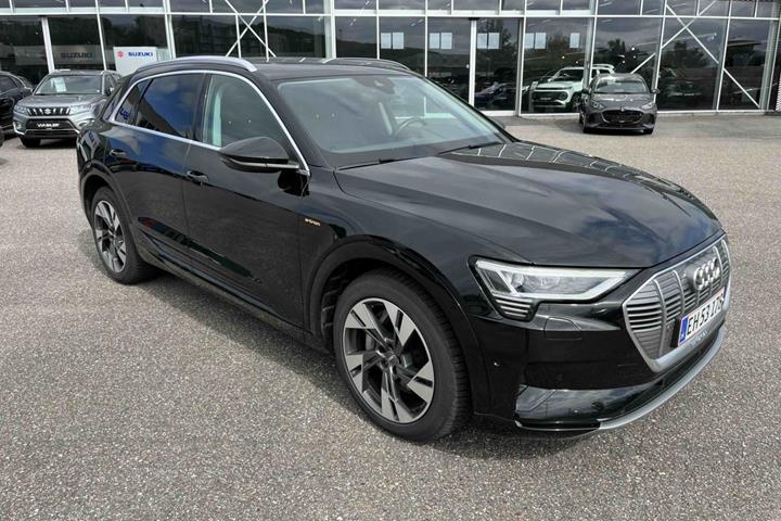 Sort Audi e-tron fra 2020 set udefra