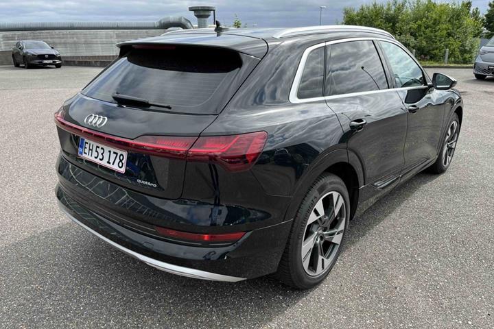 Sort Audi e-tron fra 2020