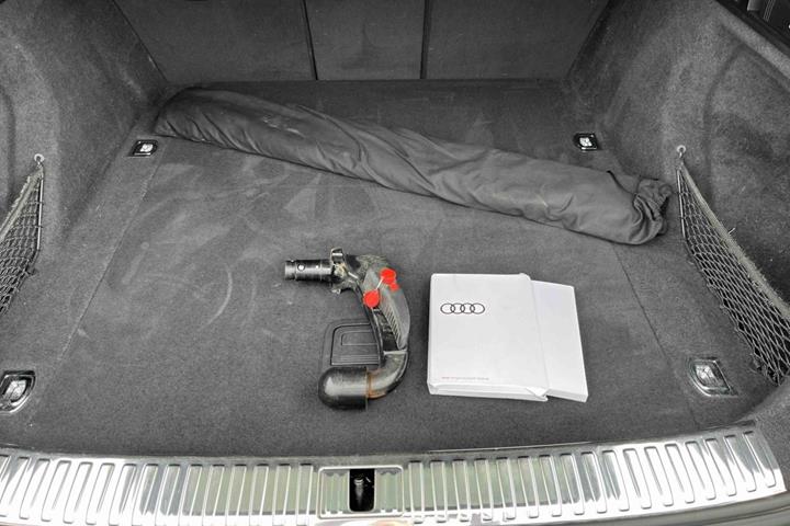 Sort Audi e-tron fra 2020