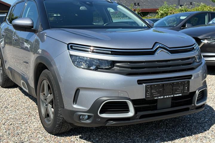 Blå Citroën C5 Aircross fra 2019 set udefra