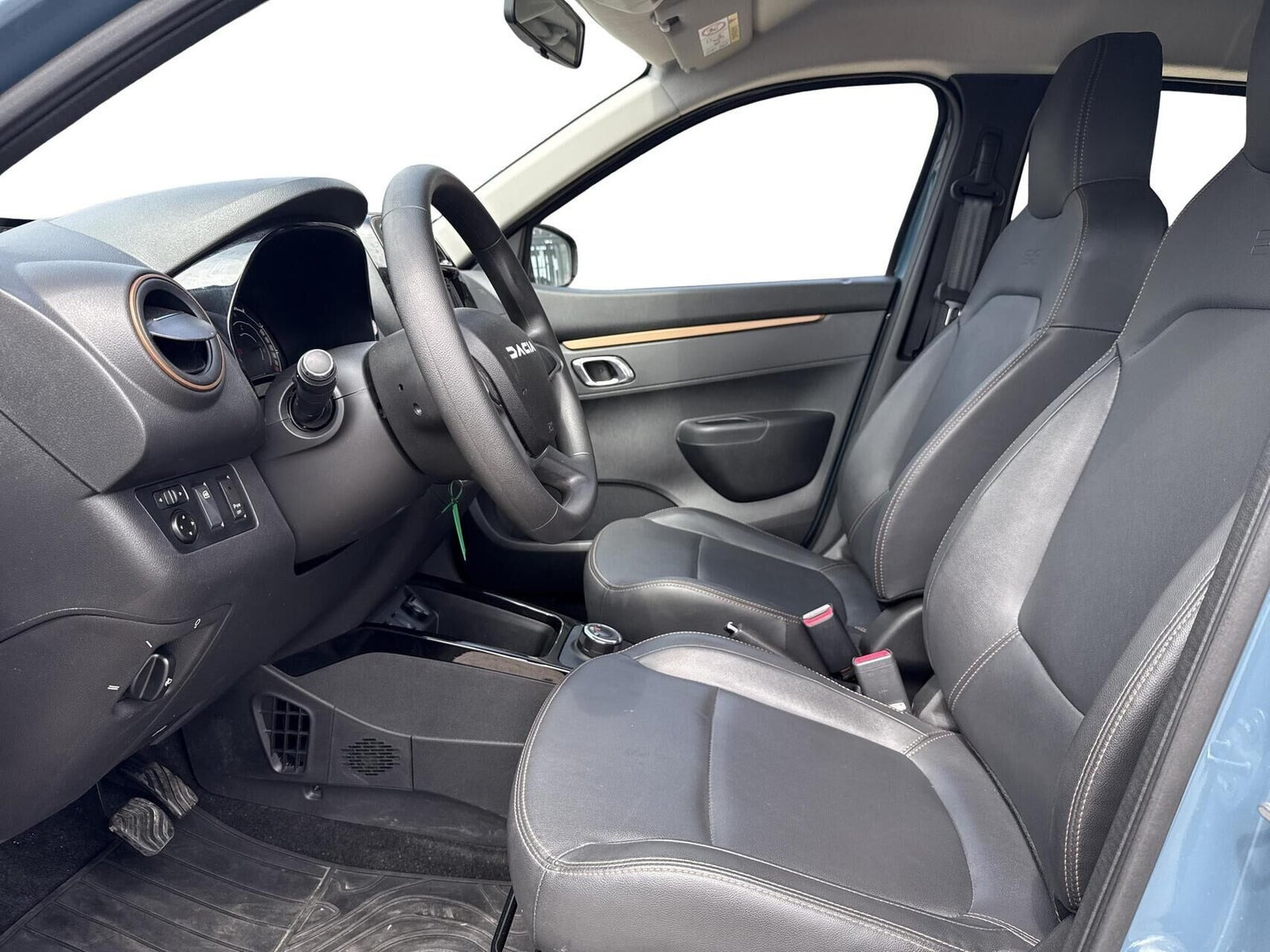 Blå Dacia Spring fra 2023