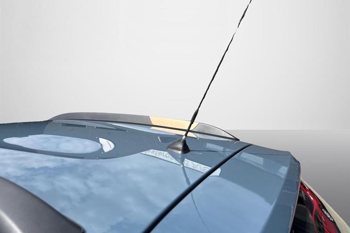 Blå Dacia Spring fra 2023