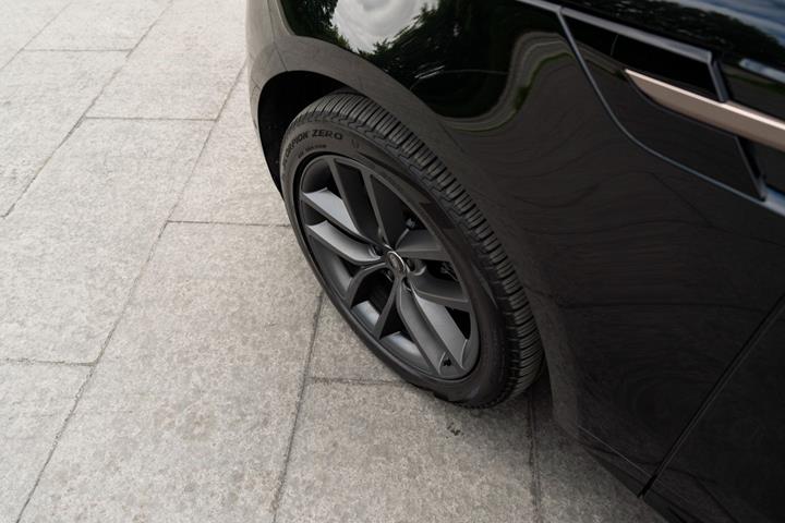 Sort Land Rover Range Rover sport fra 2024