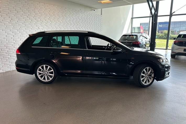 Sort VW Golf VII fra 2017