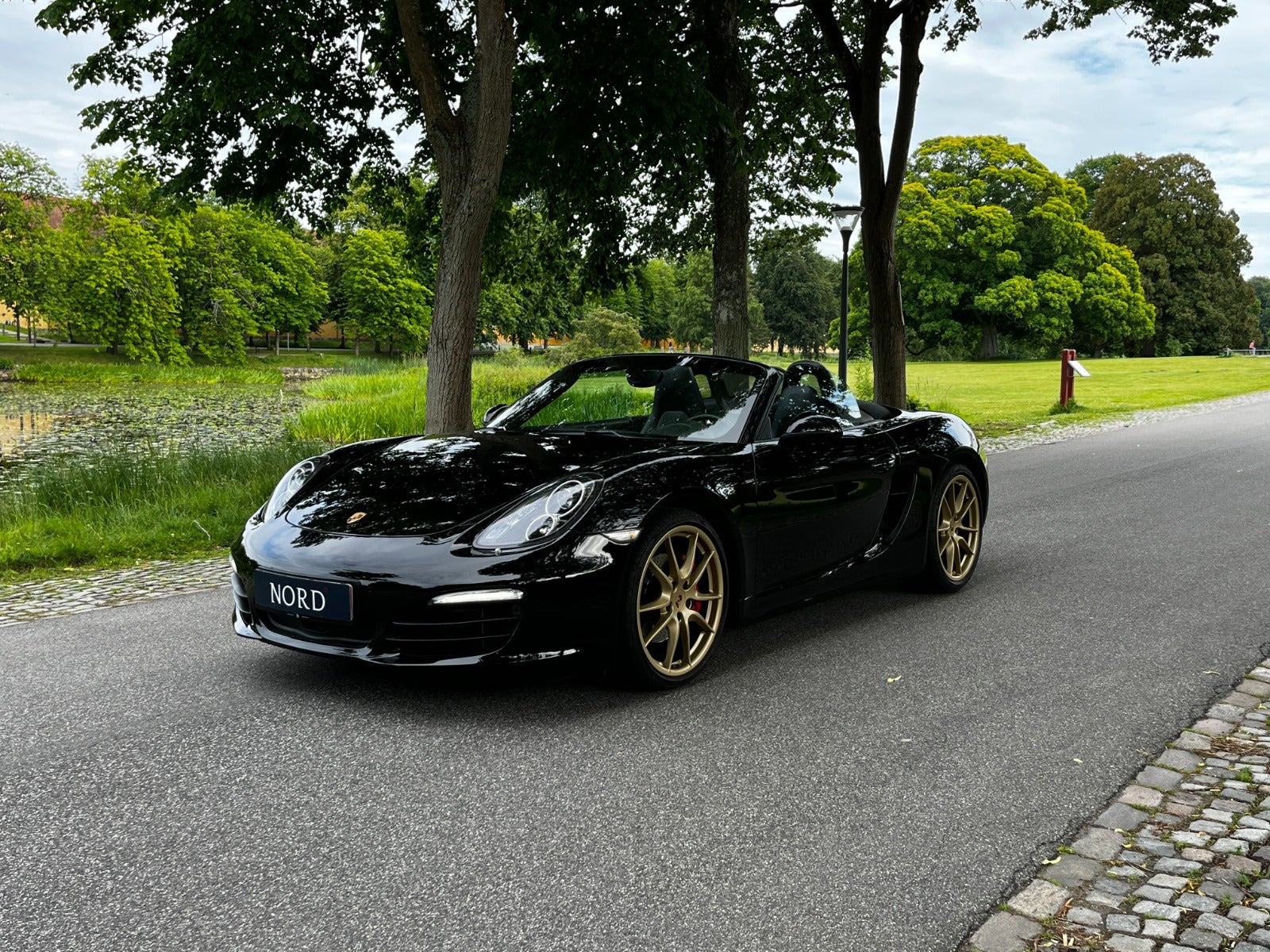 Sort Porsche Boxster S fra 2014