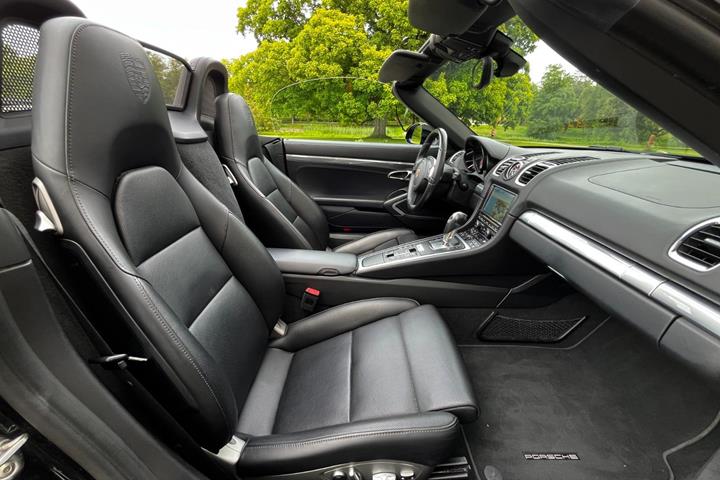 Sort Porsche Boxster S fra 2014