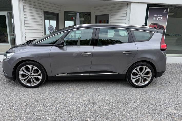 Grå Renault Grand Scenic IV fra 2018