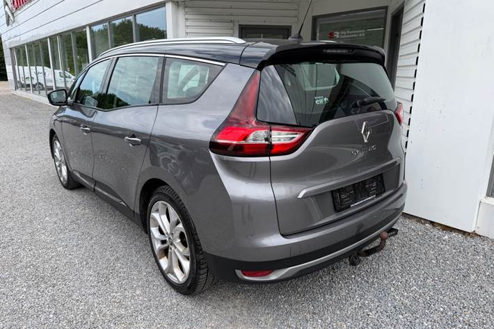 Grå Renault Grand Scenic IV fra 2018