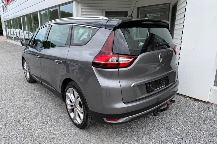 Grå Renault Grand Scenic IV fra 2018