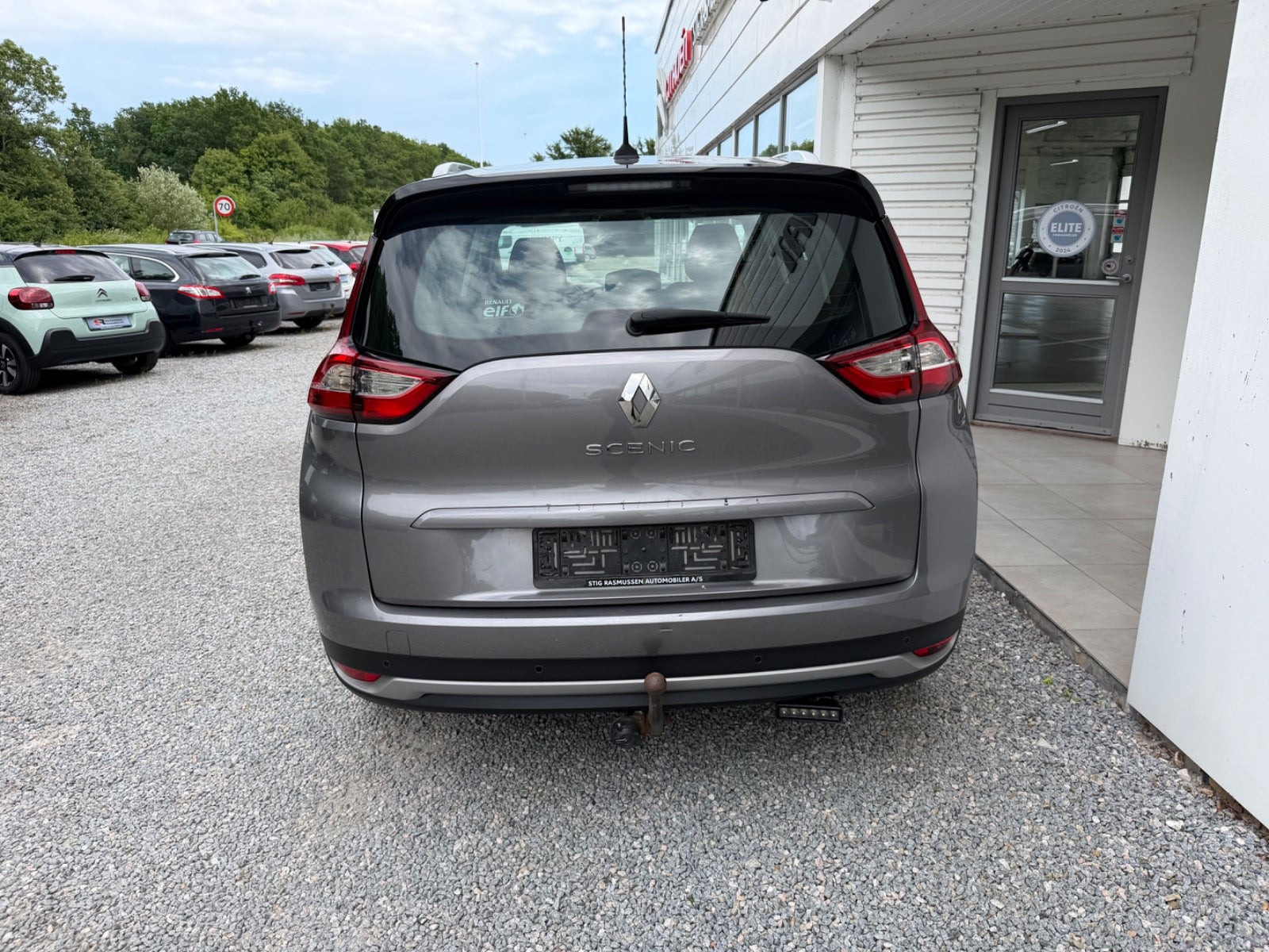 Grå Renault Grand Scenic IV fra 2018