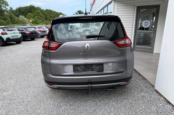 Grå Renault Grand Scenic IV fra 2018