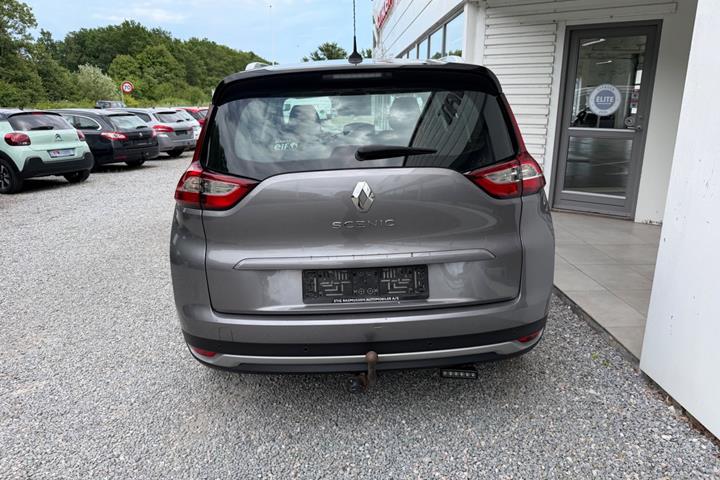 Grå Renault Grand Scenic IV fra 2018
