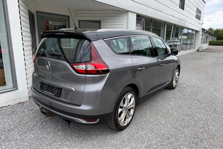 Grå Renault Grand Scenic IV fra 2018