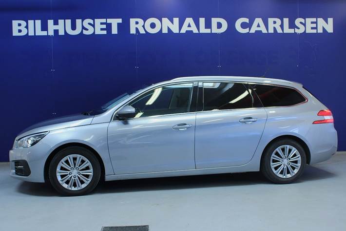 Grå Peugeot 308 fra 2018