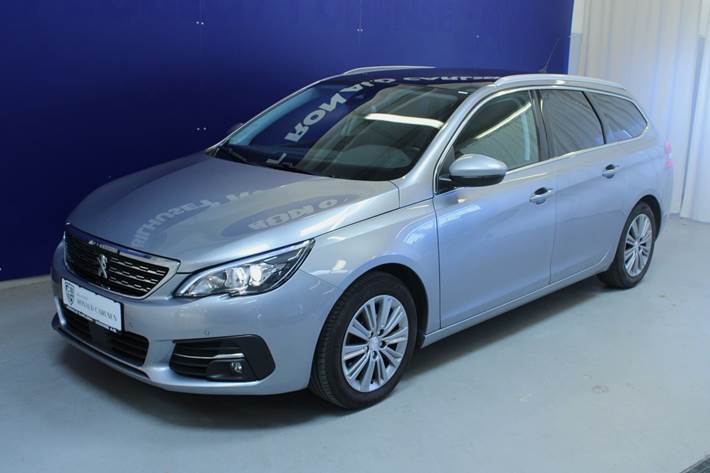 Grå Peugeot 308 fra 2018