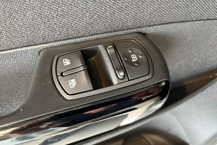 Hvid Opel Corsa fra 2014