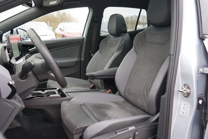 Sølv VW ID.4 fra 2025