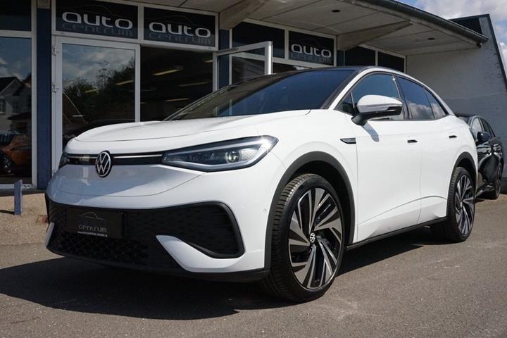 Hvid VW ID.5 fra 2023 set udefra