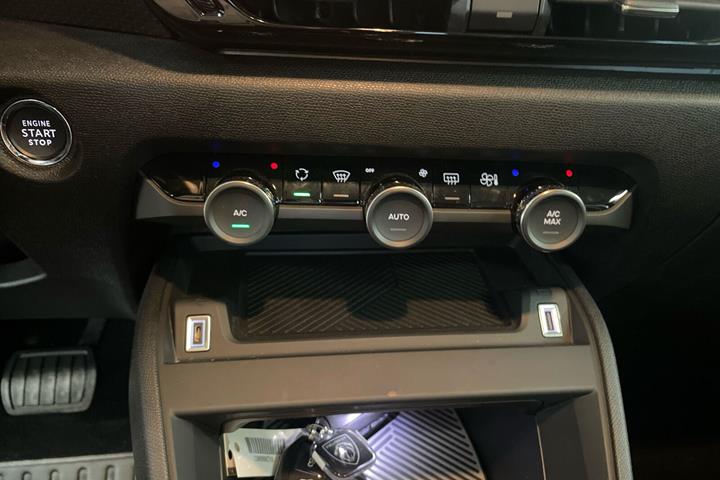 Blå Citroën ë-C4 fra 2025