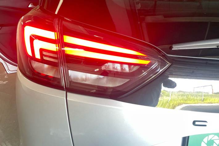 Sølv Opel Crossland fra 2022