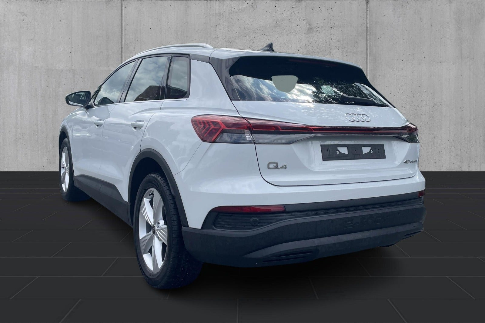 Hvid Audi Q4 e-tron fra 2023