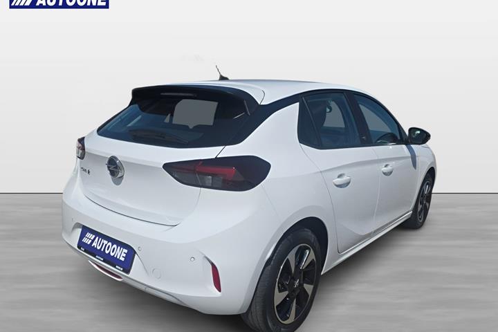 Hvid Opel Corsa-e fra 2021
