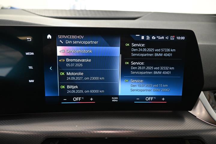 Sort BMW 225e fra 2023