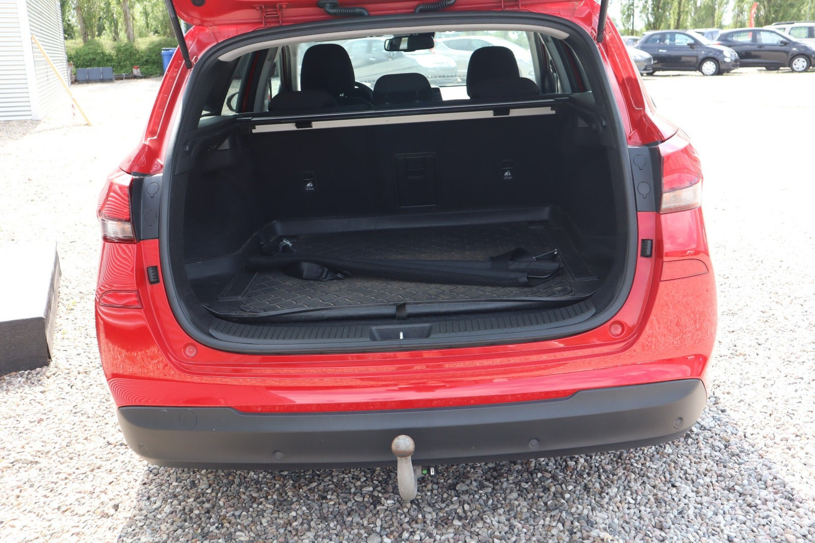 Rød Hyundai i30 fra 2017