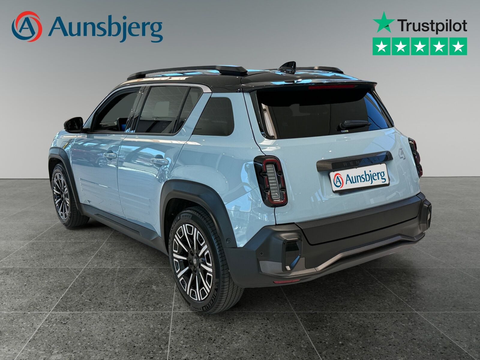 Grøn Renault 4 E-Tech fra 2025