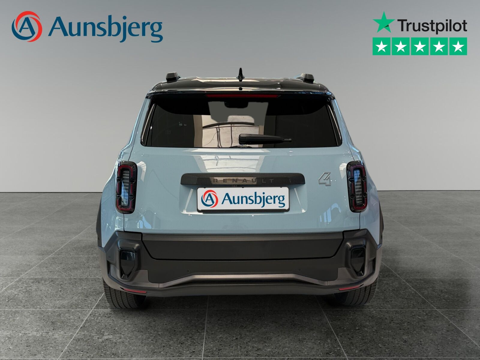Grøn Renault 4 E-Tech fra 2025 set udefra