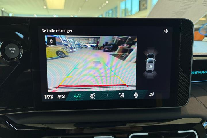 Grøn Renault 4 E-Tech fra 2025