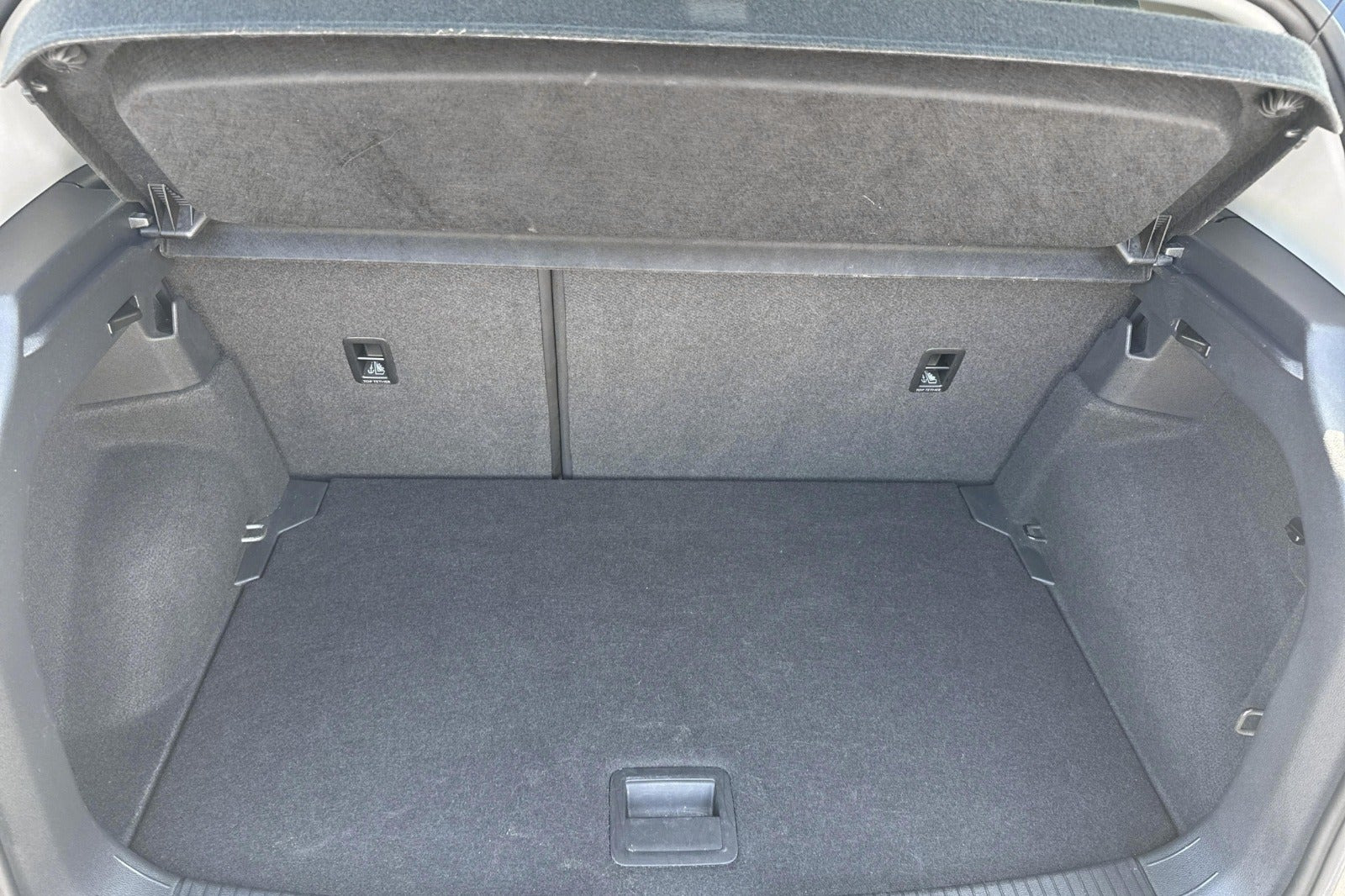 Sort VW T-Cross fra 2020