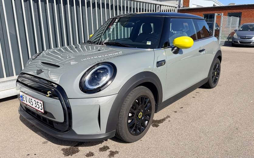 Mini Cooper SE Classic Trim