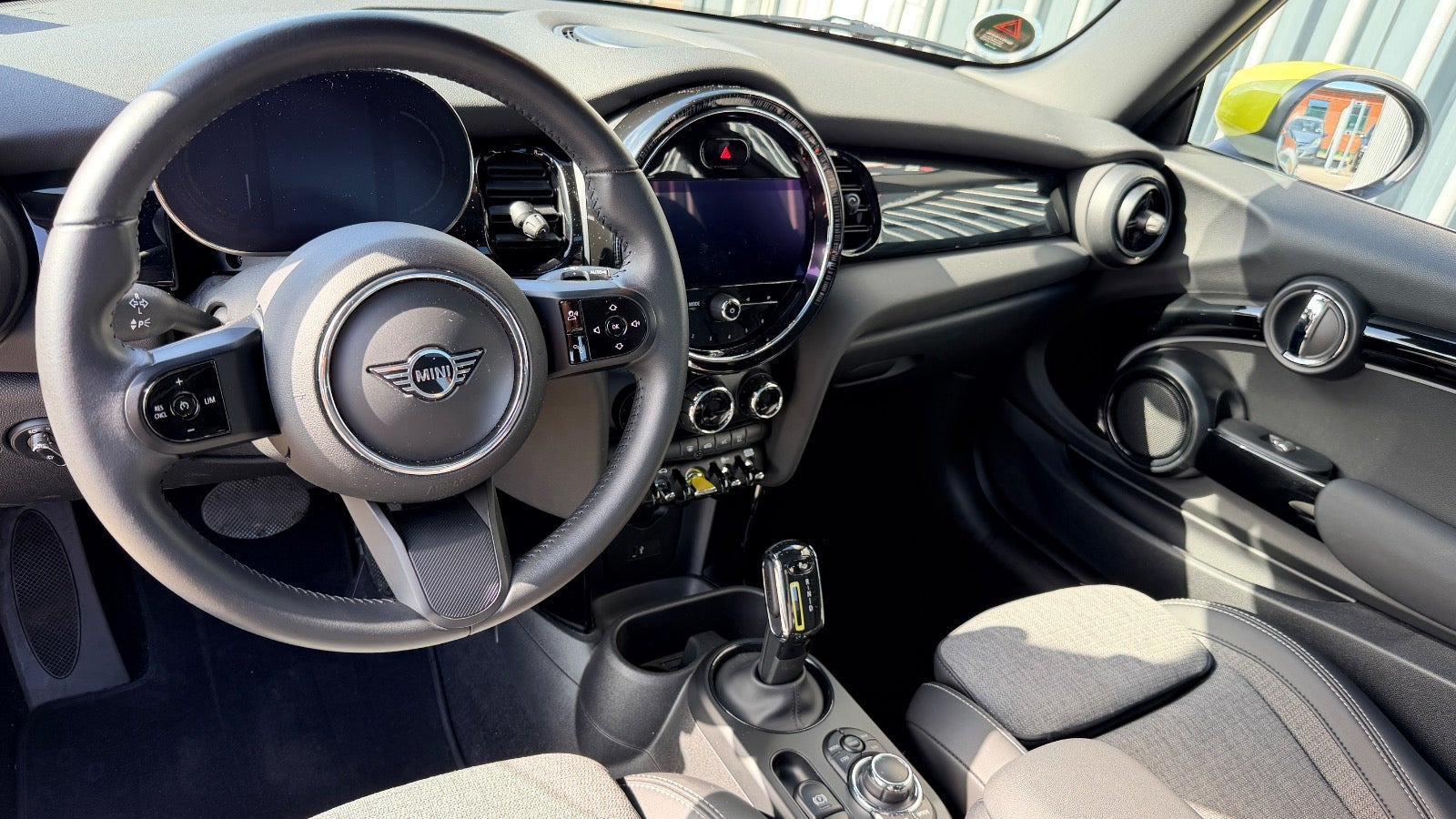 Grå Mini Cooper SE fra 2022
