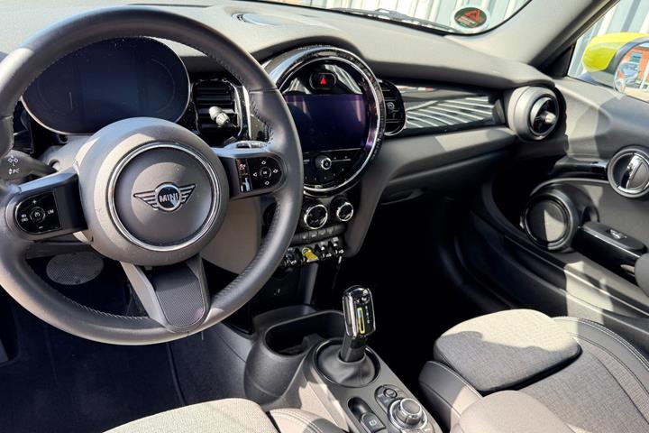 Grå Mini Cooper SE fra 2022