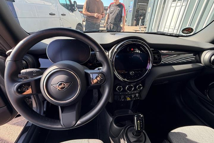 Grå Mini Cooper SE fra 2022