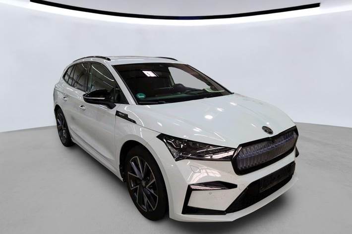Hvid Skoda Enyaq fra 2024