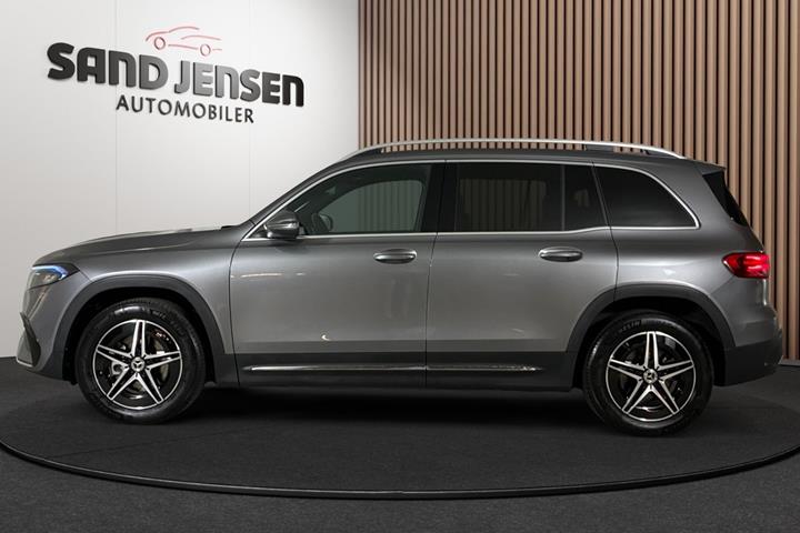 Grå Mercedes EQB250+ fra 2025