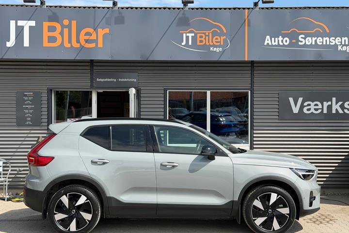 Grå Volvo EX40 fra 2025