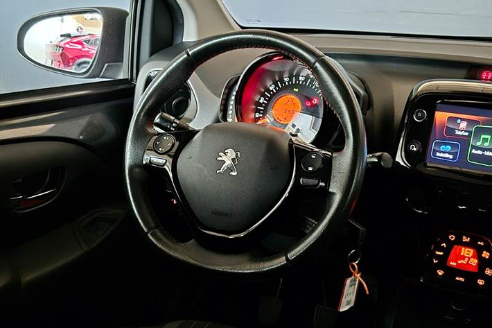 Sort Peugeot 108 fra 2019
