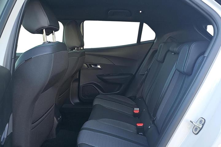 Hvid Peugeot 2008 fra 2023