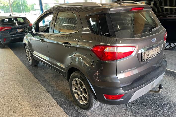 Grå Ford EcoSport fra 2018