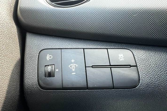 Sort Hyundai i10 fra 2018