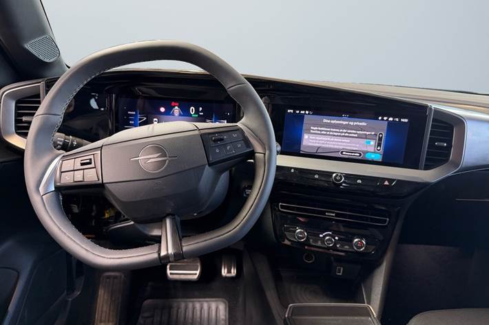Grå Opel Mokka-e fra 2025